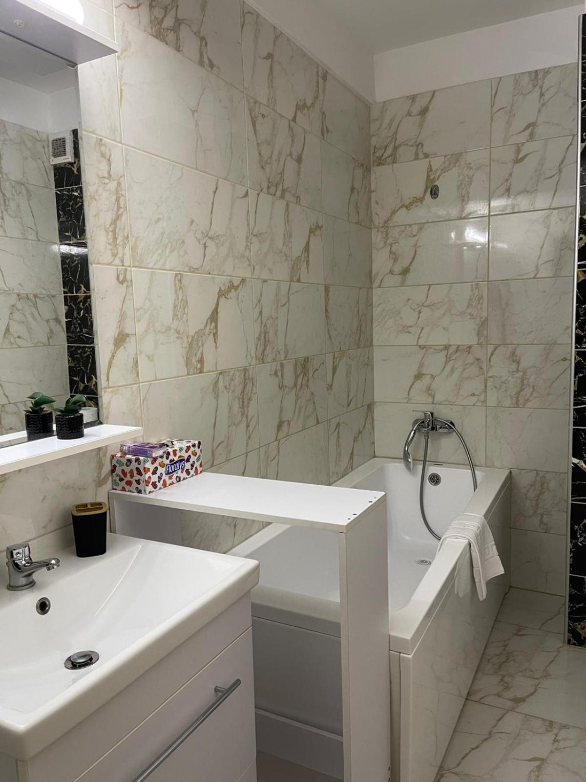 Urban Nest- Apartament Cu 2 Camere, Aproape De Iulius Mall Яш Екстериор снимка